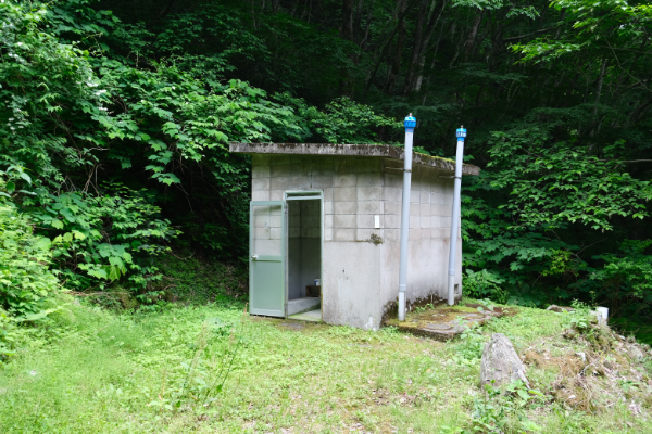 大万木山滝見ルートトイレ