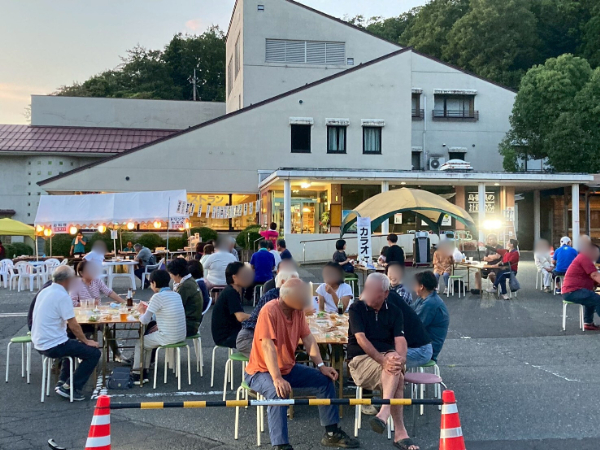 道の駅頓原ビアガーデン＆カラオケ大会の様子