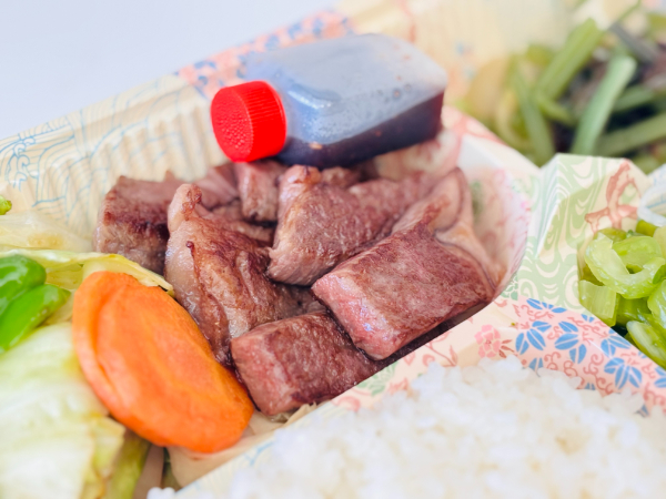 ステーキハウス 萠美野 『特上ロース弁当』